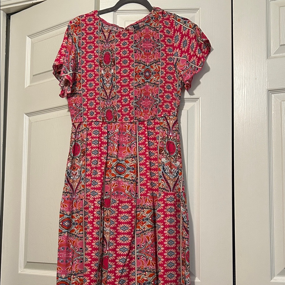 Chic Pink Patterned Midi Dress